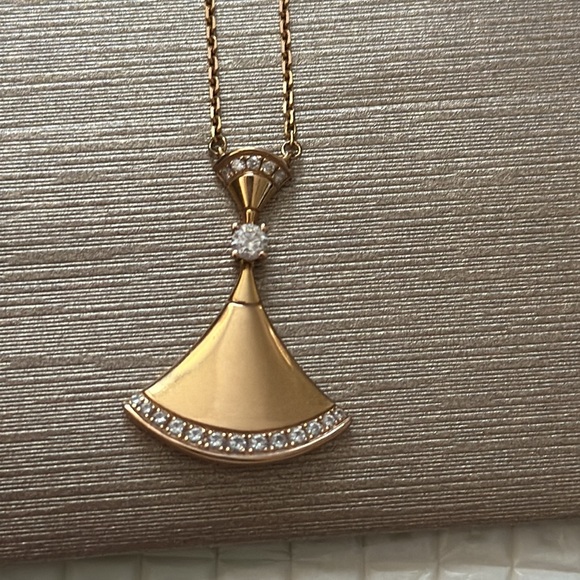 Bvlgari Dream Diva necklace - Picture 2 of 16